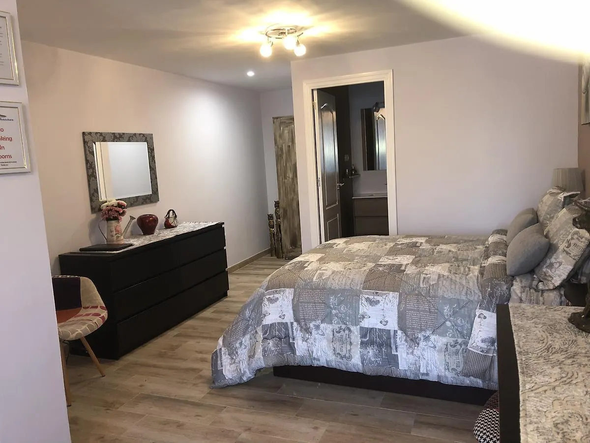 Villa Paraisos Fuengirola Bed & Breakfast